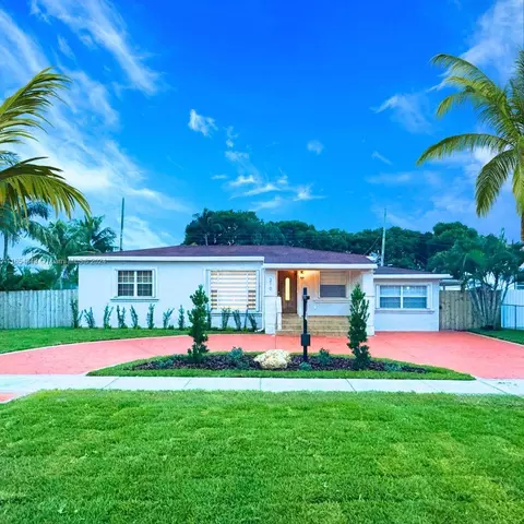 210 W 61st St, Hialeah, FL 33012