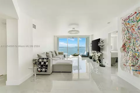 800 Claughton Island Dr #1002, Miami, FL 33131