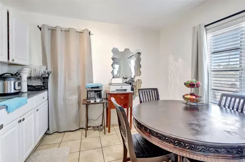 380 E 45 St, Hialeah, FL 33013 photo 9