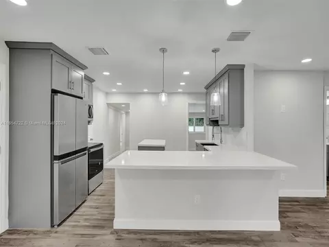 2573 Conroy Dr, North Palm Beach, FL 33403