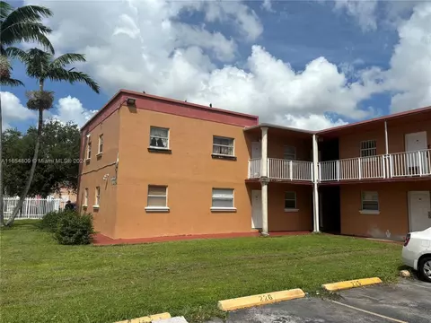 1245 W 24th St #102, Hialeah, FL 33010