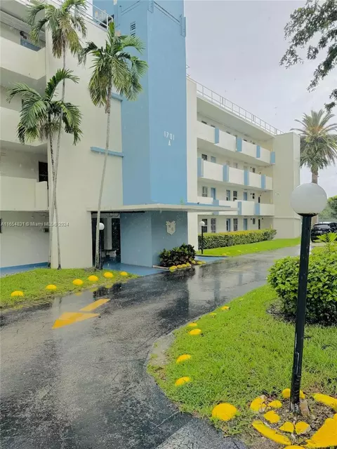 1701 NE 191st St #314-A, Miami, FL 33179