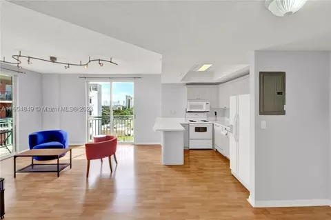 3500 Coral Way #814, Miami, FL 33145