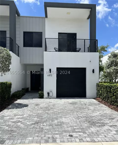 6812 SW 80th St #0, Miami, FL 33143