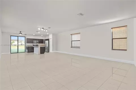 3761 NE 2nd St, Homestead, FL 33033