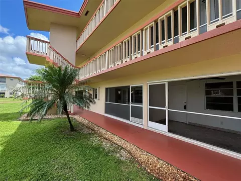 Exterior - 5300 Washington St #E109, Hollywood, FL 33021 photo 1 of 6