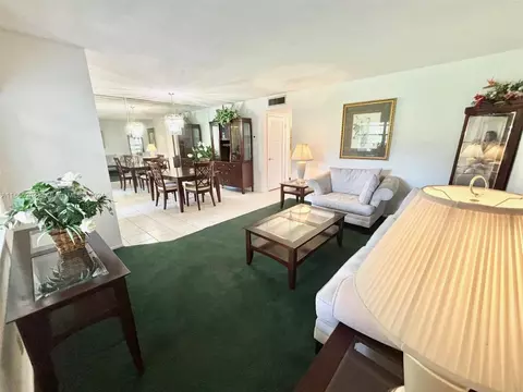 Living - 5300 Washington St #E109, Hollywood, FL 33021 photo 2 of 3