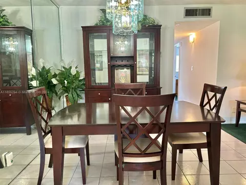 Dining - 5300 Washington St #E109, Hollywood, FL 33021 photo 6 of 7
