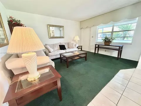 Living - 5300 Washington St #E109, Hollywood, FL 33021 photo 3 of 3