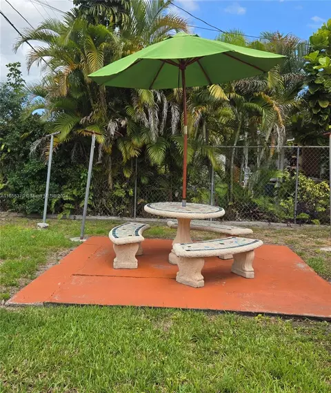 671 E 15th Pl, Hialeah, FL 33010 photo 25