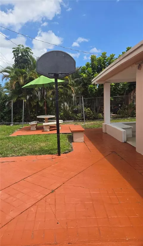 671 E 15th Pl, Hialeah, FL 33010 photo 26