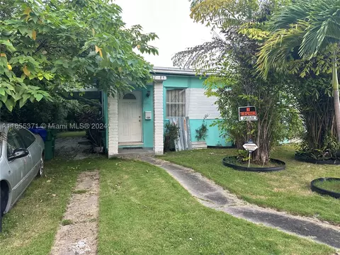 3111 Plaza St, Miami, FL 33133