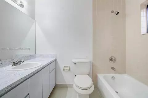 Bath - 7650 W 29th Way #202, Hialeah, FL 33018 photo 1 of 2
