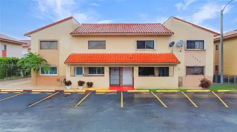 7650 W 29th Way #202, Hialeah, FL 33018 photo 1
