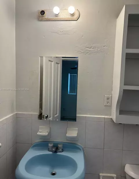 864 W 69 Pl, Hialeah, FL 33014 photo 19