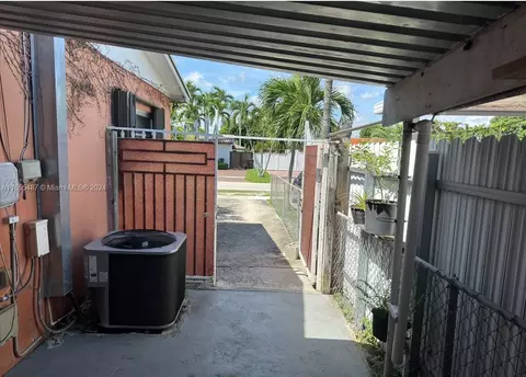 864 W 69 Pl, Hialeah, FL 33014 photo 17