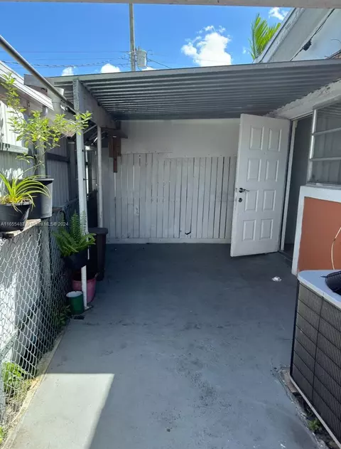 864 W 69 Pl, Hialeah, FL 33014 photo 22