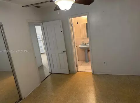 864 W 69 Pl, Hialeah, FL 33014 photo 15