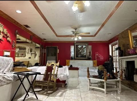 864 W 69 Pl, Hialeah, FL 33014 photo 4