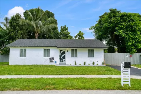 25 SW 17th Ave, Homestead, FL 33030