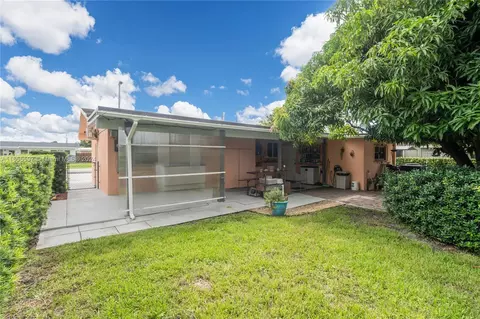 5354 W 4th Ln, Hialeah, FL 33012 photo 18