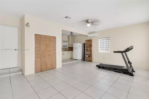 5354 W 4th Ln, Hialeah, FL 33012 photo 16