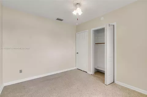 5354 W 4th Ln, Hialeah, FL 33012 photo 14