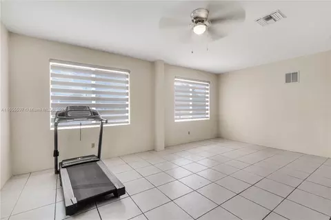 5354 W 4th Ln, Hialeah, FL 33012 photo 15