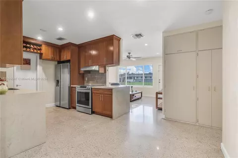 5354 W 4th Ln, Hialeah, FL 33012 photo 5