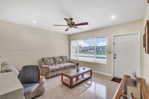 5354 W 4th Ln, Hialeah, FL 33012 photo 6