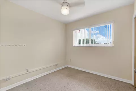 5354 W 4th Ln, Hialeah, FL 33012 photo 11