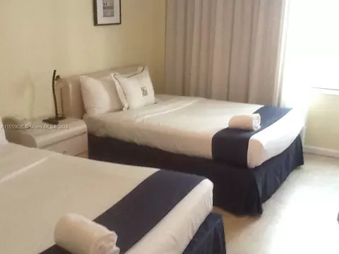 6345 Collins Ave #825, Miami Beach, FL 33141