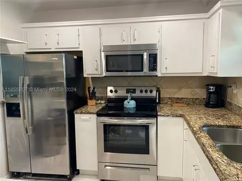 9540 Sunrise Lakes Blvd #307, Sunrise, FL 33322