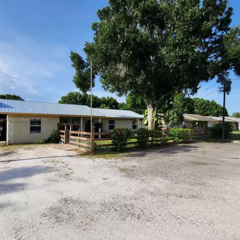 737 NW 21st Ln, Okeechobee, FL 34972 photo 4