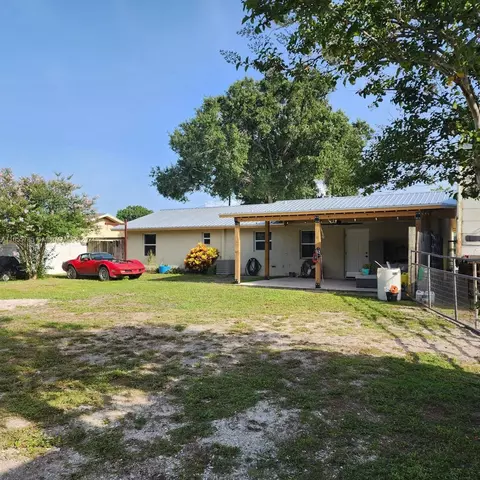 737 NW 21st Ln, Okeechobee, FL 34972 photo 2
