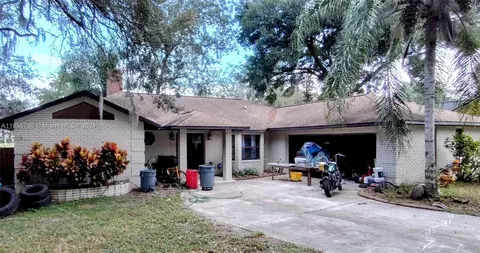 1036 N Harbor Dr, Deltona, FL 32725