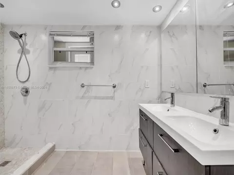 5640 Farragut St, Hollywood, FL 33021