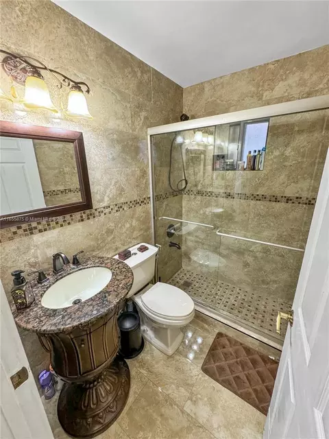 7002 W 29th Way, Hialeah, FL 33018 photo 10