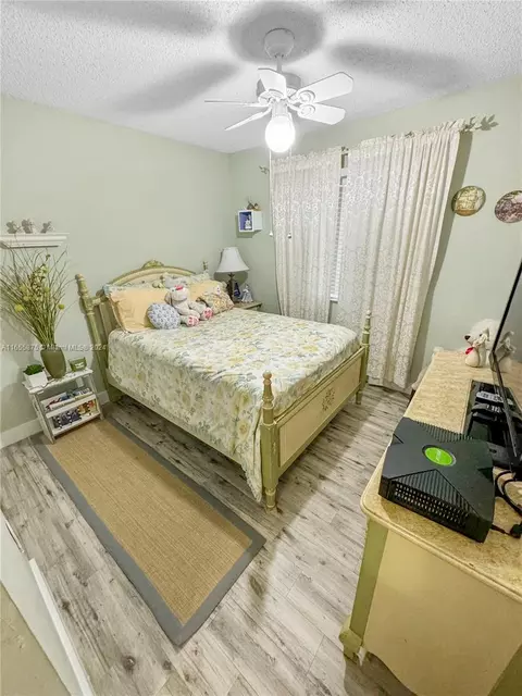 7002 W 29th Way, Hialeah, FL 33018 photo 11