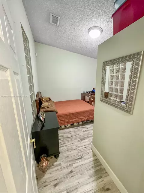 7002 W 29th Way, Hialeah, FL 33018 photo 8