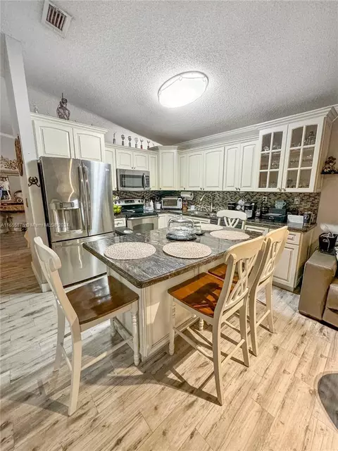 7002 W 29th Way, Hialeah, FL 33018 photo 18