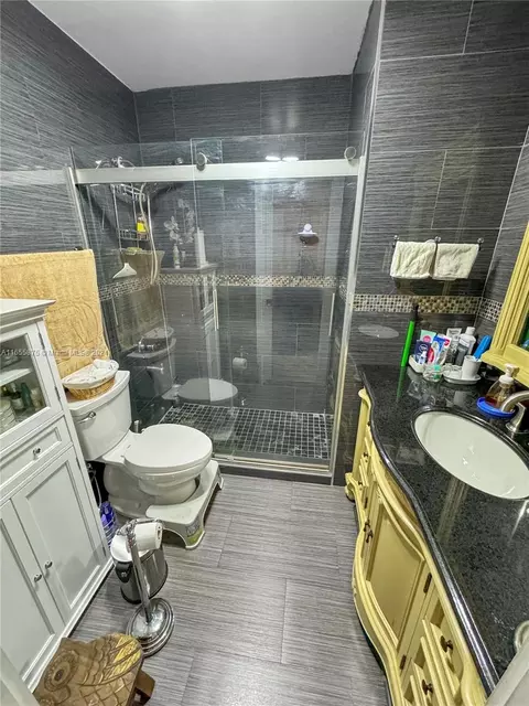 7002 W 29th Way, Hialeah, FL 33018 photo 23