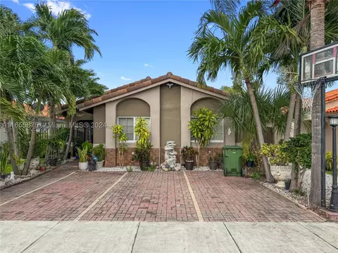 7002 W 29th Way, Hialeah, FL 33018 photo 1