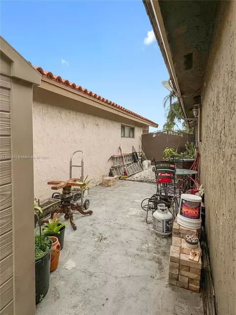7002 W 29th Way, Hialeah, FL 33018 photo 27
