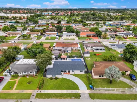 5321 NW 180th Ter, Miami Gardens, FL 33055