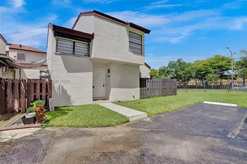 9751 NW 6th Ln #9751, Miami, FL 33172