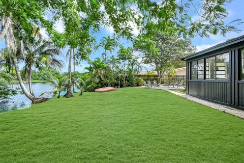 Exterior - 14615 Harris Pl, Miami Lakes, FL 33014 photo 9 of 12