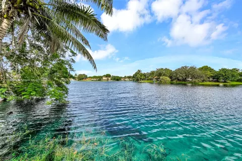 View/Area - 14615 Harris Pl, Miami Lakes, FL 33014 photo 2 of 3