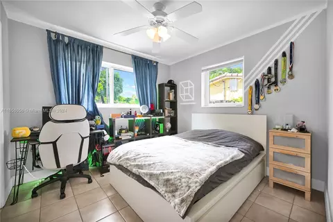 Bedroom - 14615 Harris Pl, Miami Lakes, FL 33014 photo 4 of 6