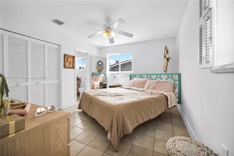 Bedroom - 14615 Harris Pl, Miami Lakes, FL 33014 photo 5 of 6